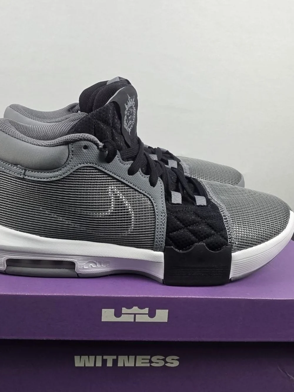 Nike LeBron Witness 8 Basketball Shoes Cool Grey Black FB2239-004 Men's Size 10